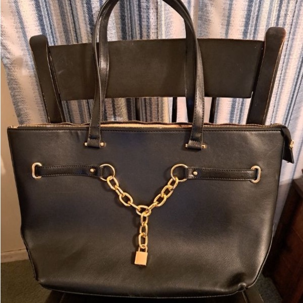 Adrienne Vittadini Purse
